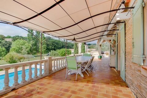 Discover this beautiful holiday villa set in huge, fenced and green grounds. It is located in a charming village with stunning views over the valley, 14 km from the Roman city of Orange and on the border of the Drôme department. The property is ideal...