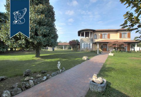 This lovely historical villa near the famous Lake Iseo is up for sale in Roccafranca, in the province of Brescia. This property was built in the 1980s: its original architectural traits and sophisticated elements have been maintained intact to this d...
