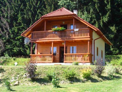 This beautiful house is located in a new child-friendly bungalow park. Motýlek (butterfly) bungalow park has a playground and swimming pool and is part of the marvelous recreational area of Svojanova, near Moravská Třebová. This sunny bungalow park i...