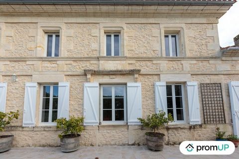 This house with beautiful white façade has a living area of 210 m² and a plot with a new fence of 800 m². Renovated in 2020, the interior is spotless and you have a space of 75 m² upstairs to create additional bedrooms. The living room is bright with...