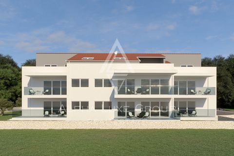 ALPHA LUXE GROUP is selling an apartment in a new building, Rovinj, ISTRIA Located in a quiet part of Rovinj, with a picturesque view of the beautiful sea, there is a building under construction, the completion of which is planned by the end of 2023....