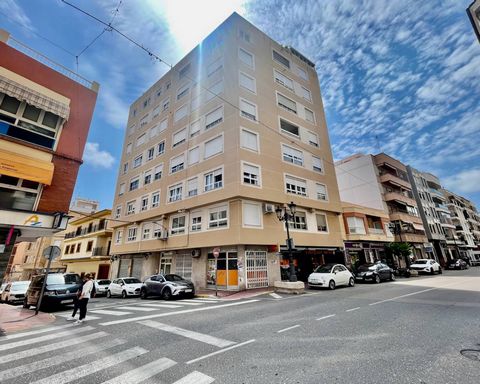 This is a fabulous top floor apartment in the Centre of Guardamar, with lovely views of the town and the sea. It is in a fantastic location as close to the Beach, the beautiful Queen Sofia Park and all the amazing bars and restaurants that Guardamar ...