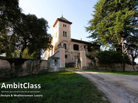 Exclusively for our customers. Llinars del Valles -Barcelona Large stately farmhouse of 2600m2 built, originally the house was a farmhouse that at the end of the iXX century was restored and expanded resulting in the current construction. The main bu...