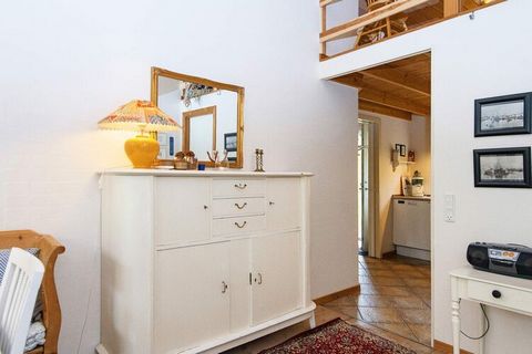 À distance de marche de l'une des plus belles plages du Danemark se trouve ce cottage avec bain à remous et sauna. La maison, qui a été construite en 2004 par un constructeur local qualifié, a un intérieur vraiment bon et fonctionnel avec entre autre...