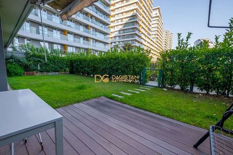 NOTE: THE APARTMENT HAS THE USE OF A PRIVATE GARDEN, IT IS SURROUNDED BATISSEHIR ​ FROM DAGESTAN REAL ESTATE   THE GREAT MIGRATION TO THE WEST BEGAN!!   IT IS JUST ACROSS THE DOĞAN MEDIA CENTER IN BATIŞEHİR BAĞCILAR.   LOCATED AT THE INTERSECTION OF ...