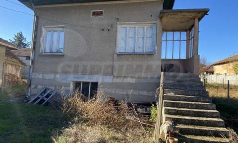SUPRIMMO agency: ... We present for sale a house with a yard in the town of Dunavtsi, 8 km from Vidin. The house is on one floor, with an area of 54 sq.m and consists of an entrance hall, a kitchen, a living room, a bedroom and a bathroom with a toil...