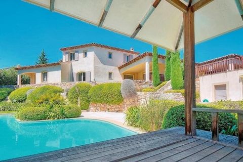 Facing the old village of Mougins, in one of its loveliest neighbouthoods, recent Provençal villa of quality enjoying a panoramic view of the old village. It is comprised of 5 bedrooms, a study, a beautiful reception room with fully equipped family k...