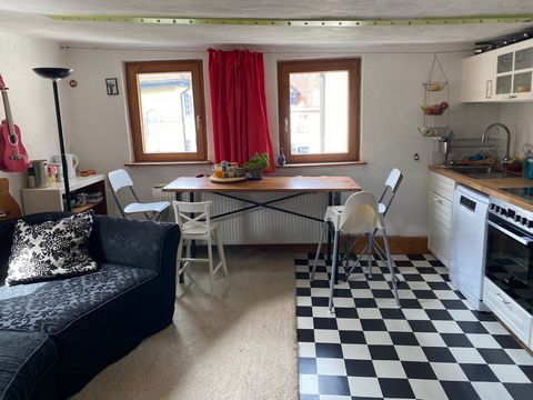 Flat in old farmhouse with garden and Terrace in the village center, quietly located, well connected, shops within walking distance. If there are questions, just let me know.