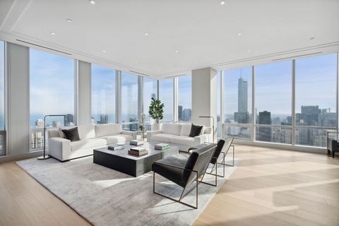 Discover the incredible possibilities offered by One Chicago's half-story residences, where every day begins with panoramic views of the city and lake, providing a private and spectacular retreat. A prime location:  Located at the junction of the exc...