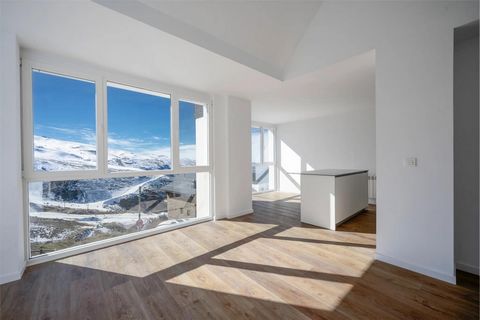 NUOVA COSTRUZIONE RESIDENZIALE IN SIERRA NEVAD New Build residential è composto da 20 monolocali e appartamenti pronti all'uso, che combinano perfettamente l'autenticità della tradizione e il comfort moderno. Ogni dettaglio è stato meticolosamente se...