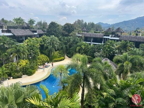 Welkom in je droomretraite in het prachtige Bang Tao, Thailand! Dit prachtige voltooide appartement biedt de perfecte mix van moderne luxe en tropisch paradijselijk leven. Stap binnen en word begroet door de ruime indeling met 2 slaapkamers, 2 badkam...