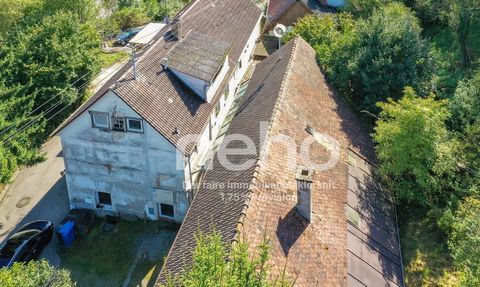 Das Grundstück befindet sich in Zizenhausen und umfasst insgesamt 1200 Quadratmeter Fläche. Es zeichnet sich durch eine Hanglage aus, was bedeutet, dass es möglicherweise eine interessante architektonische Gestaltung ermöglicht und einen schönen Ausb...