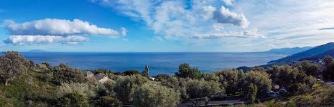 Maison de charme neuve sur les hauteurs de Brando, à quelques minutes de la superbe Marine d'Erbalunga. Nichée à l'entrée du hameau de Pozzu, à 20 minutes de Bastia, et offrant une vue imprenable sur la mer, cette confortable maison T4 sur 2 niveaux ...