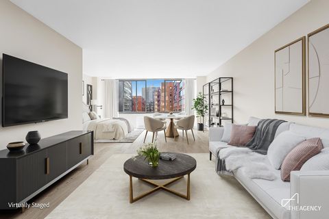 FIRST SHOWINGS ON SUNDAY, MAY 5TH Bright and airy studio apartment nestled in the vibrant heart of the Upper West Side. Recently renovated, this charming unit boasts gleaming hardwood floors and a stylishly updated pass-through kitchen featuring top-...