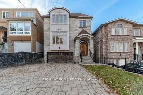 Magnificent Custom Masterpiece With Superb Craftmanship, Millwork & High-End Finishes Throughout! This Home Offers The Perfect Blend Of Luxury, Comfort, Serenity & Convenience In Prestigious Midtown Toronto Neighbourhood. It Has A Remarkable Open Fun...