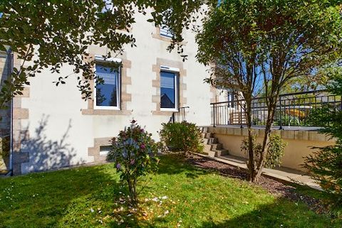 AUSSCHLIEßLICH Am Ende der Straße, der Strand... 22610 Pleubian . Charmantes Haus von ca. 102m² in einer sehr beliebten Straße in Pleubian Bestehend aus 3 Schlafzimmern, 1 Büro auf einem Grundstück von ca. 500 m². Kommen Sie und entdecken Sie dieses ...