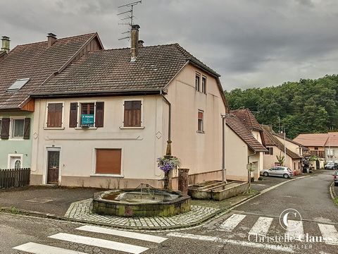 En exclusivité dans votre agence Christelle Clauss Immobilier, découvrez cette charmante maison située dans la commune de LEIMBACH. Elle se compose comme suit : - Au rez-de-chaussée : Une pièce, une salle de bains, un garage et une cave. - A l'étage ...