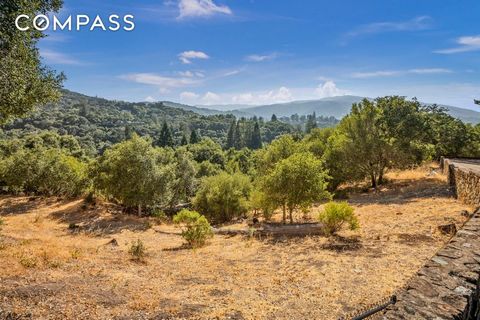 Spectacular 2.58 Acre building site in the prestigious South Kennedy Road neighborhood of Los Gatos. This beautiful property offers open vistas of the surrounding Los Gatos Mountains and stately Oak trees with a clear and easily accessible building s...