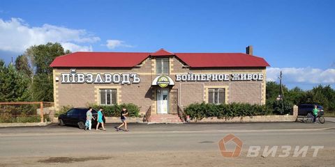 Помещение в отдельно стоящем здании, на центральной торговой улице поселка. п. Рубежный, Волжский район, ул. Новосельская, д. 15В. Общая площадь: 66 кв. м. Этаж/этажность: 1/2. Совместный тамбур с магазином Пивзавод. Есть дополнительный вход, зона ра...