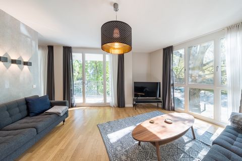 Be enchanted by this prestigious 3-room apartment in the heart of Berlin! The location is outstanding right next to Nollendorplatz with countless cafes, bars and restaurants as well the Winterfeldt street-market. The Heinrich-von-Kleist park and Vikt...