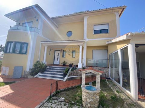 4 bedroom villa with large garage and garden - between Caldas da Rainha and Foz do Arelho If you are looking for a large, comfortable, spacious villa located in a privileged area, then this may be the right villa for you! Imposing villa located in a ...