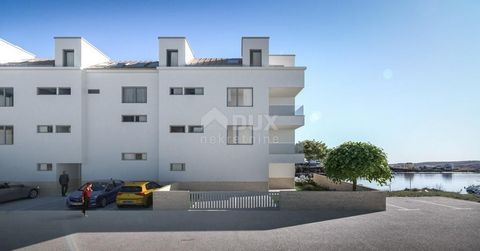 Location: Zadarska županija, Povljana, Povljana. INSEL PAG, POVLJANA - Zweizimmerwohnung in erster Reihe zum Meer Einmalige Gelegenheit! Die Anlage liegt in erster Reihe zum Meer in Strandnähe. Moderner Neubau, Top-Qualität. Es besteht aus einem Flur...