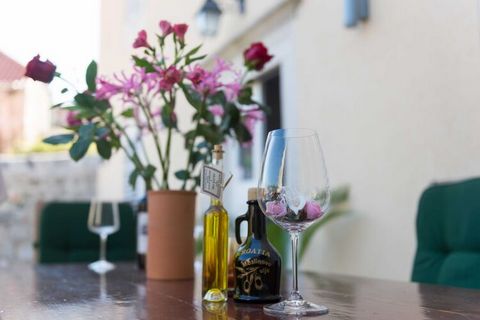 Apartments Orka is self catering accommodation located n Lapad neighborhood, 3 km away from the historic Old Town. Property features 12 accommodation units. Common outdoor unheated seasonal swimming pool is provided, so as BBQ facilities. Luggage sto...