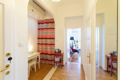 Apartment Natasha is self catering accommodation located in Ploce area, steps away from the famous Banje beach and close to Dubrovnik historic center. This one bedroom apartment with sea view features air conditioning and free WiFi. Kitchen is equipp...