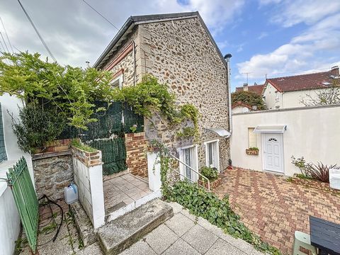 KING IMMOBILIER vous présente en exclusivité cette maison divisé physiquement en 5 lots proche gare de Melun Après travaux et frais de notaires possibilité d'avoir une rentabilité à 9%  1 F3 de 58 m2 1 F2 de 35 m2 1 F2 de 46 m2 1 F2 de 35 m2 et un lo...