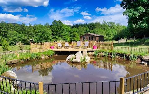 AUVERGNE MOULIN GITES CHAMBRES D’HÔTES RIVIERE Venez vous mettre au vert en Auvergne ! Que vous réfléchissiez à votre future reconversion professionnelle ou que vous souhaitiez tout simplement changer de région, cette propriété dispose de tous les at...