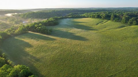 PRICE IMPROVEMENT AND MOVE IN READY!! Pine Creek Ranch is a beautiful working cattle operation that spans 187+/-acres with approximately 100 acres being in open pasture. There's also over 1/2 mile of Pine Creek frontage that runs year round and has a...