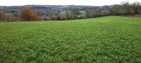 Grand terrain constructible avec superbe vue.
