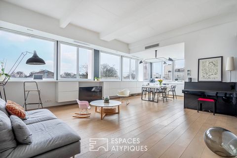 Non loin de la célèbre rue de Paris, où le centre-ville et le RER A de Joinville le Pont sont accessibles à pied, cet appartement de 76m2 profite d'un emplacement parfait entre calme et Marne. Née de la réhabilitation d'anciens bureaux, cette copropr...