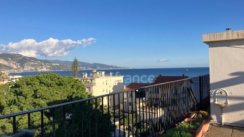 Appartement à vendre 3 pièces ROQUEBRUNE CAP MARTIN (06) Dernier étage, traversant, 2 balcons ainsi qu'une immense terrasse de 75 m² !!