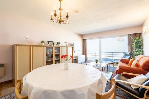 Perfect for couples or small families seeking simplicity by the sea, this bright and breezy 6th-floor retreat places you right on Blankenberge’s iconic Zeedijk with the beach just footsteps away. The soft sound of waves becomes your daily soundtrack,...