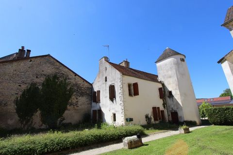 Dpt Côte d'Or (21), à vendre VEUVEY SUR OUCHE (21) Ancien Presbytère 9 pièces sur 398 m² de terrain