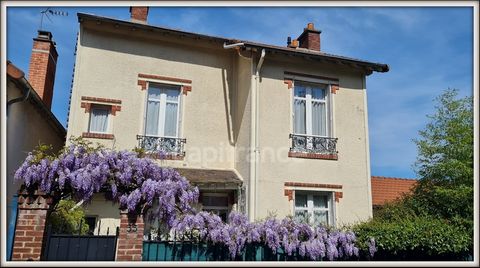Maison de ville non mitoyenne avec 3 chambres et possibilité d'agrandissement