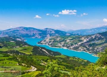 ENTRE LAC ET MONTAGNES DECOUVREZ CE BEAU 3 PIECES ENTIEREMENT RENOVE