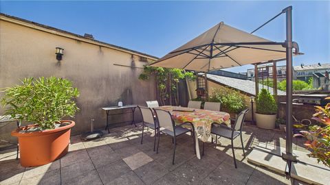 APPARTEMENT T4 - CENTRE HISTORIQUE - TERRASSE ET GARAGE