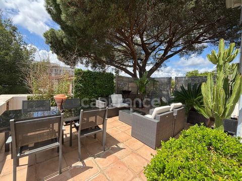 Appartement à vendre 2 pièces CANNES (06), immense terrasse, garage individuel, place de parking privative