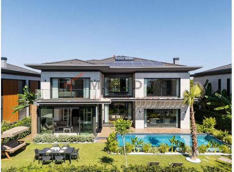 Die Villa befindet sich in Dösemealti. Dösemealti ist eine kleine Stadt und gehört zur Provinz Antalya. Das Zentrum von Antalya liegt etwa 11 km entfernt. Die wunderschönen Felsenklippen und geheimen Badestellen vom exklusiven Antalya Lara sind in et...