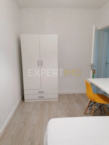 Apartamento T4 Remodelado no Centro de Beja Descubra este espaçoso e luminoso apartamento T4, totalmente remodelado, situado no coração da cidade de Beja. Com uma localização privilegiada, este imóvel oferece a combinação perfeita entre conforto mode...