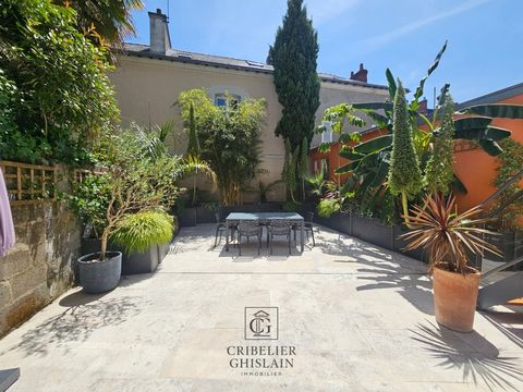 Maison à vendre 9 pièces (178 M2 au sol), 4 chambres, NANTES ( Haut Pavé/Saint-Félix) (44)