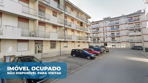 *IMÓVEL OCUPADO, NÃO SENDO POSSIVEL FAZER VISITAS AO INTERIOR* Apartamento T2 com uma área bruta privativa de 76,50 m², situado na Urbanização do Arneiro dos Corvos, Samora Correia Zona com boas acessibilidades com proximidade a um dos principais ace...
