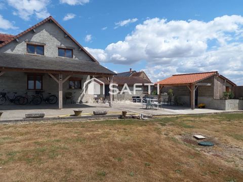 Amoureux de la nature et des chevaux, ce bien est fait pour vous ! Cette maison de 130 m² habitables, avec un grenier aménageable, se compose de : 3 chambres, De grandes pièces de vie, avec une salle à manger et un vaste salon, 2 salles de bai...