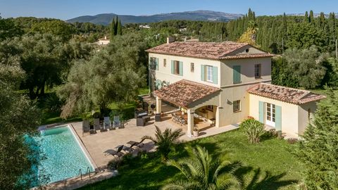 Superbe Bastide à Proximité du Village de Valbonne  Emplacement