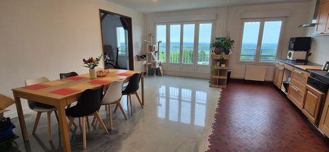 Appartement T5 au 9ème étage idéal famille ou colocation.