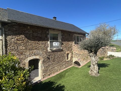 Maison en pierre T5 avec vue campagne - Coupiac AVEYRON