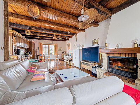 T3 duplex de charme avec balcon, caves et vue dominante – Hameau de Compeyre (Rosis)