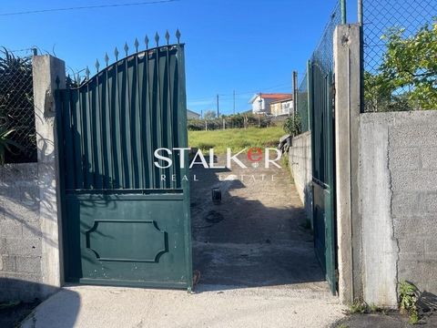 Terreno Plano e Murado com 1.291m² – Privacidade e Localização Estratégica Apresentamos um excelente terreno com 1.291m², de configuração plana e com frente de 37 metros, totalmente murado, oferecendo privacidade total e segurança. Conta ainda com in...